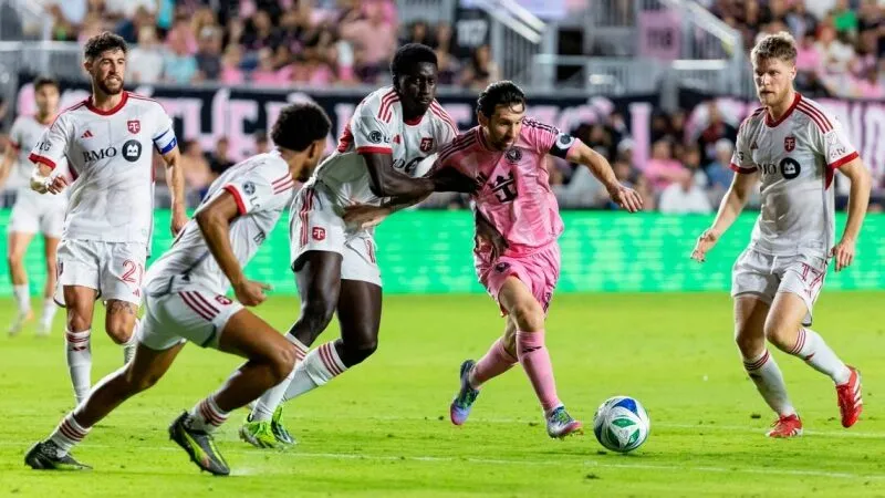 Inter Miami đấu với Toronto 02