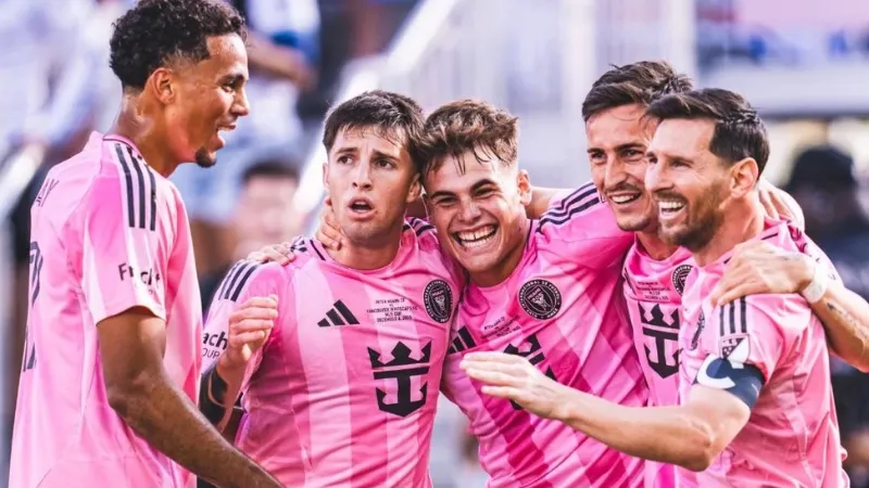 Lộ trình phát triển 6–24 tháng và thước đo